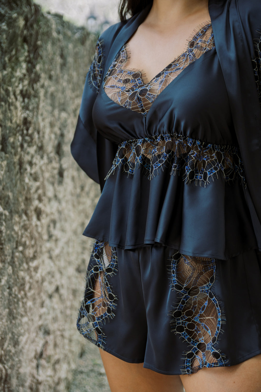 Salkantay Satin and Iridescent Lace Short Kimono